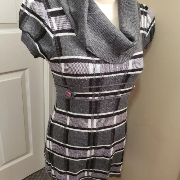 Sweater - Picture 3 of 4